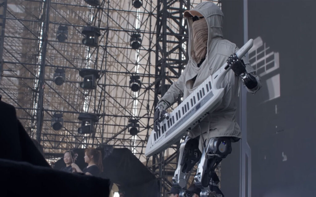 Robot Man's Keytar Show at a Festival 3